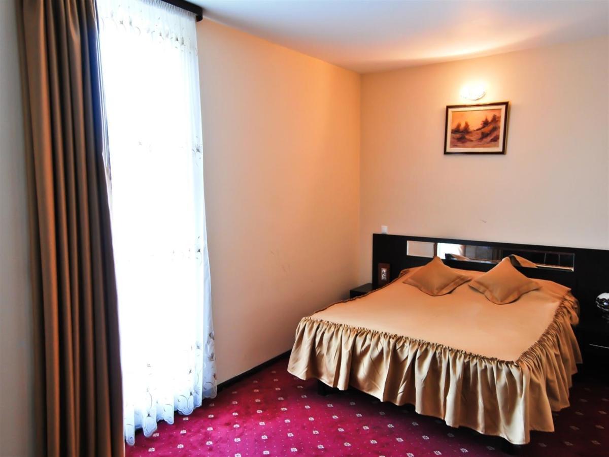 Hotel Magic Gt Trivale بيتستِ المظهر الخارجي الصورة