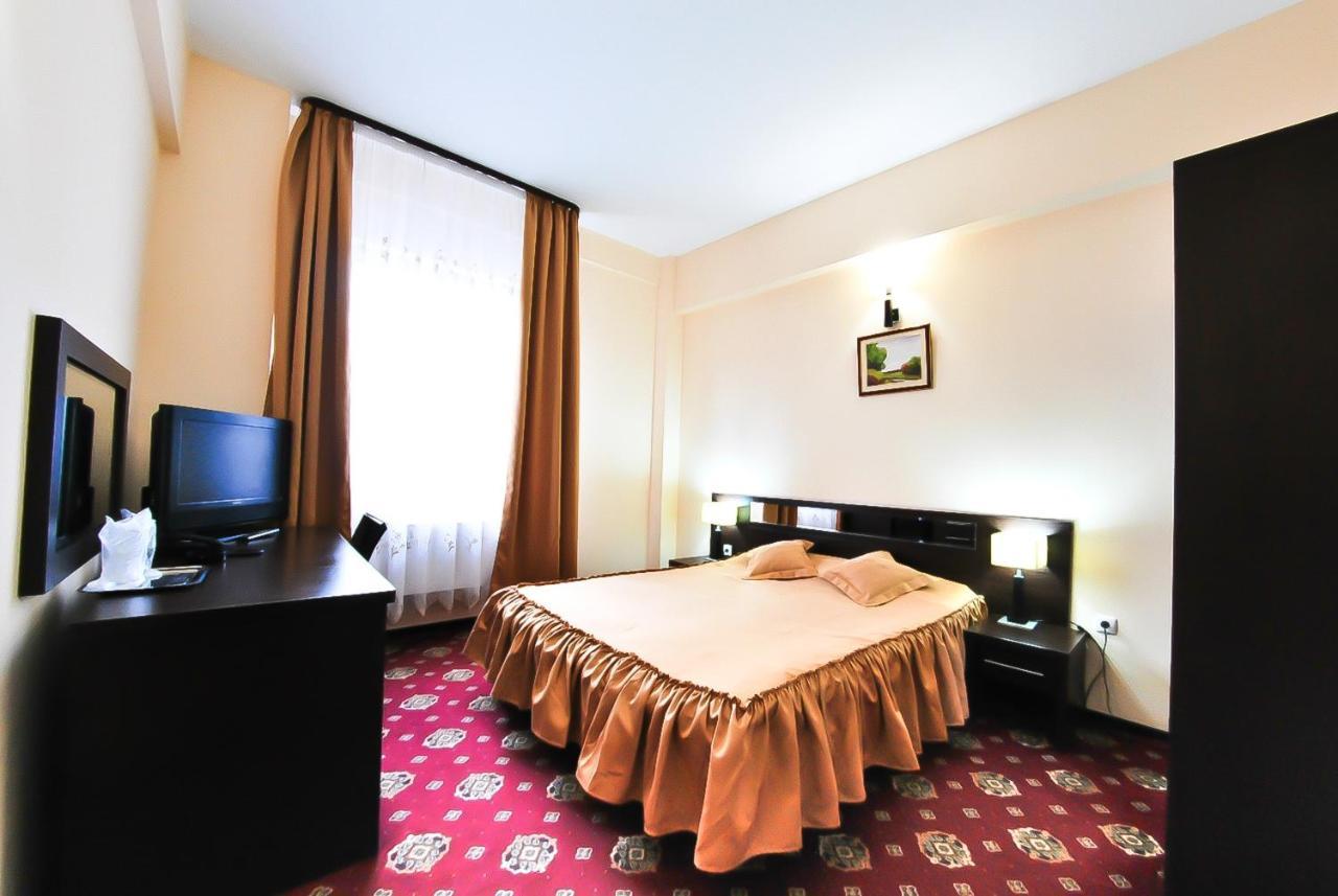Hotel Magic Gt Trivale بيتستِ المظهر الخارجي الصورة